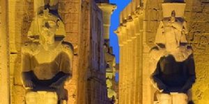 המסע למצרים מקדש לוקסור בשעות הלילה עם אסף אלמוג